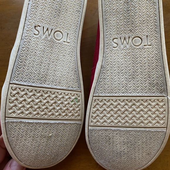 Red canvas kids Toms size 12.5 12 1/2. Excellent condition. - Picture 2 of 3